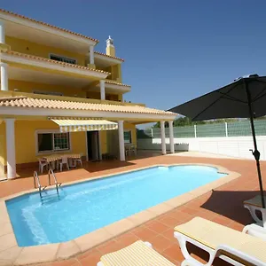 https://villa-vista-mar-e-piscina.hotelaalgarve.com